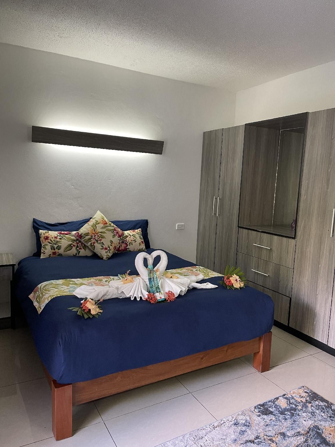 Island Apartments   2 Bedroom - 1 Double, 1 Single, Non-Smoking