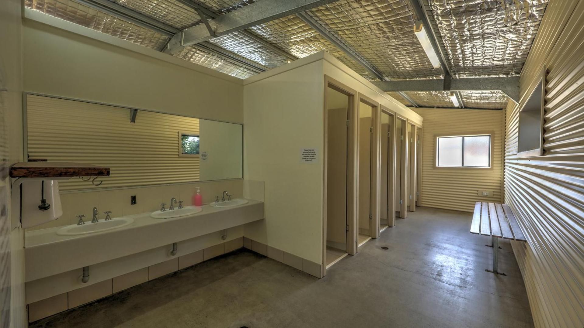 Non-Ensuite Wood Cabin (Bunk and Double Beds)