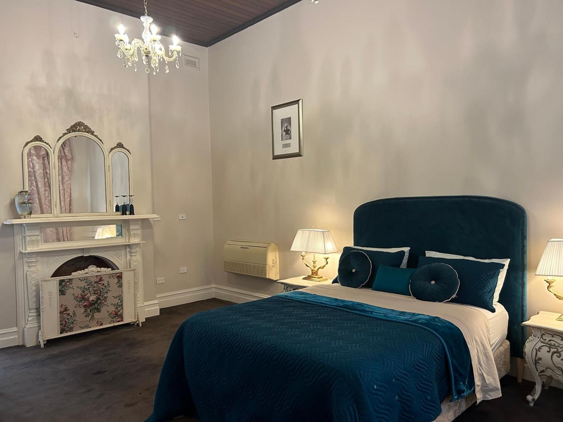 Queen Room
