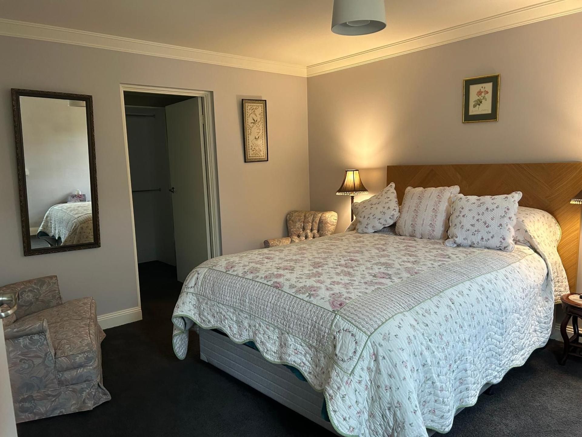 Standard Queen Room