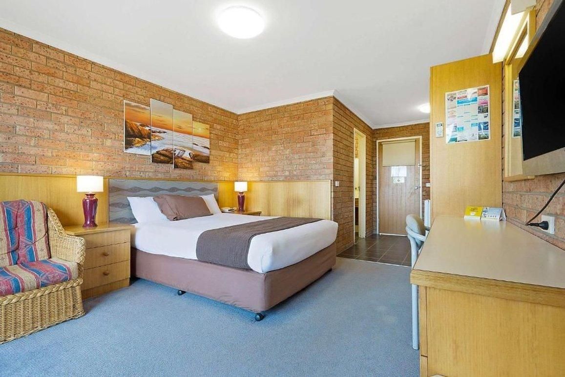 Merimbula Sapphire Motel Queen Room 3