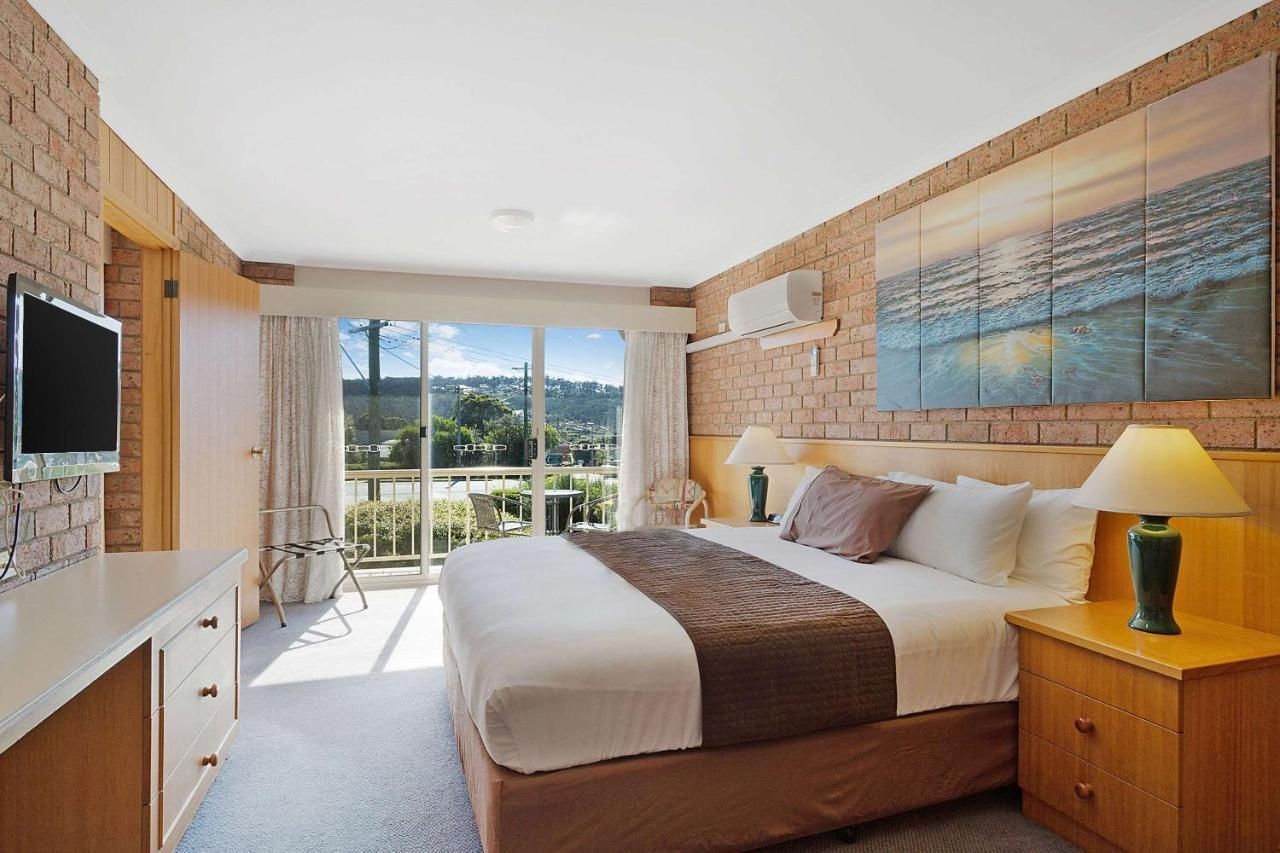 Merimbula Sapphire Motel Queen Room 2