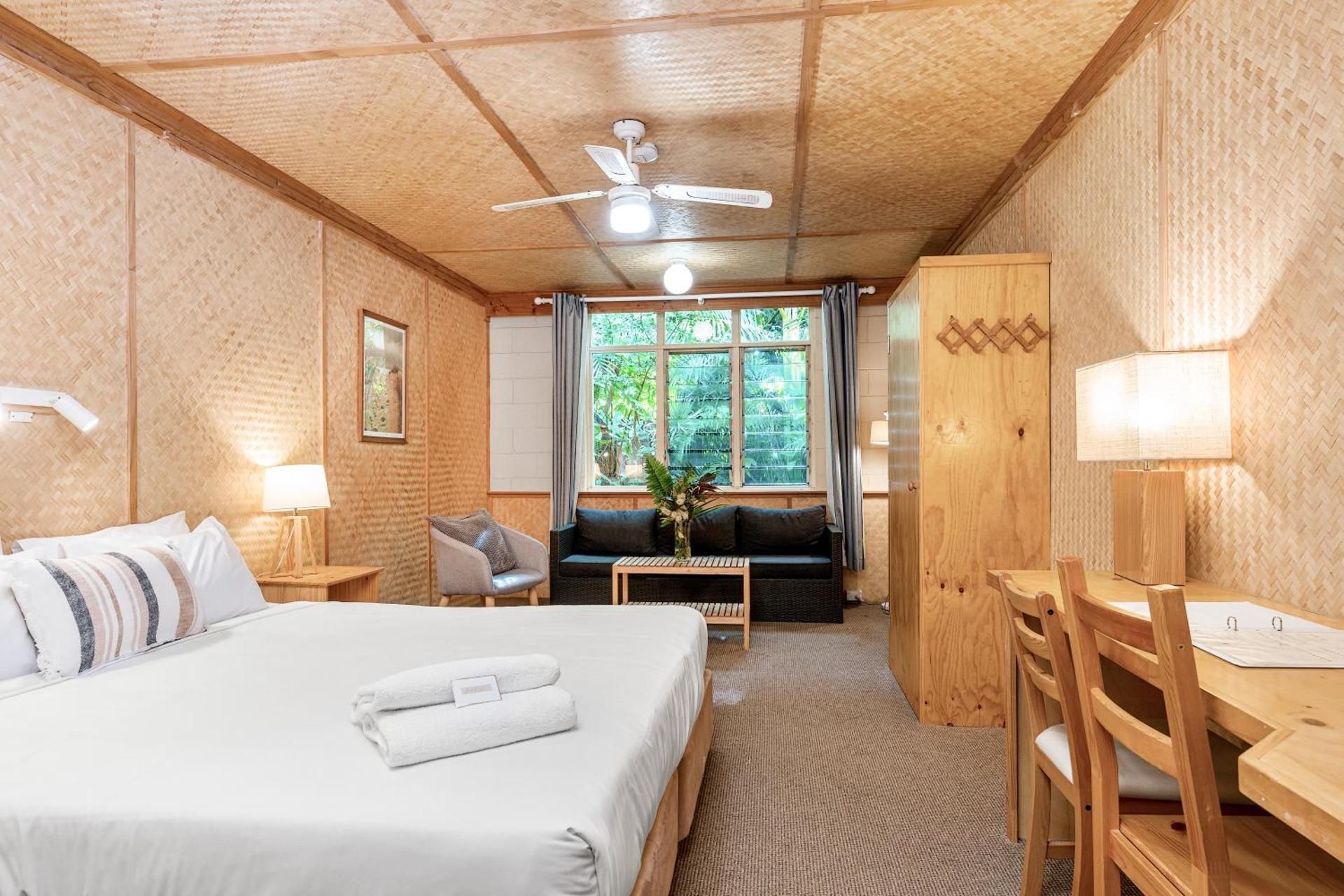 King Room with Kitchenette - Dog Friendly