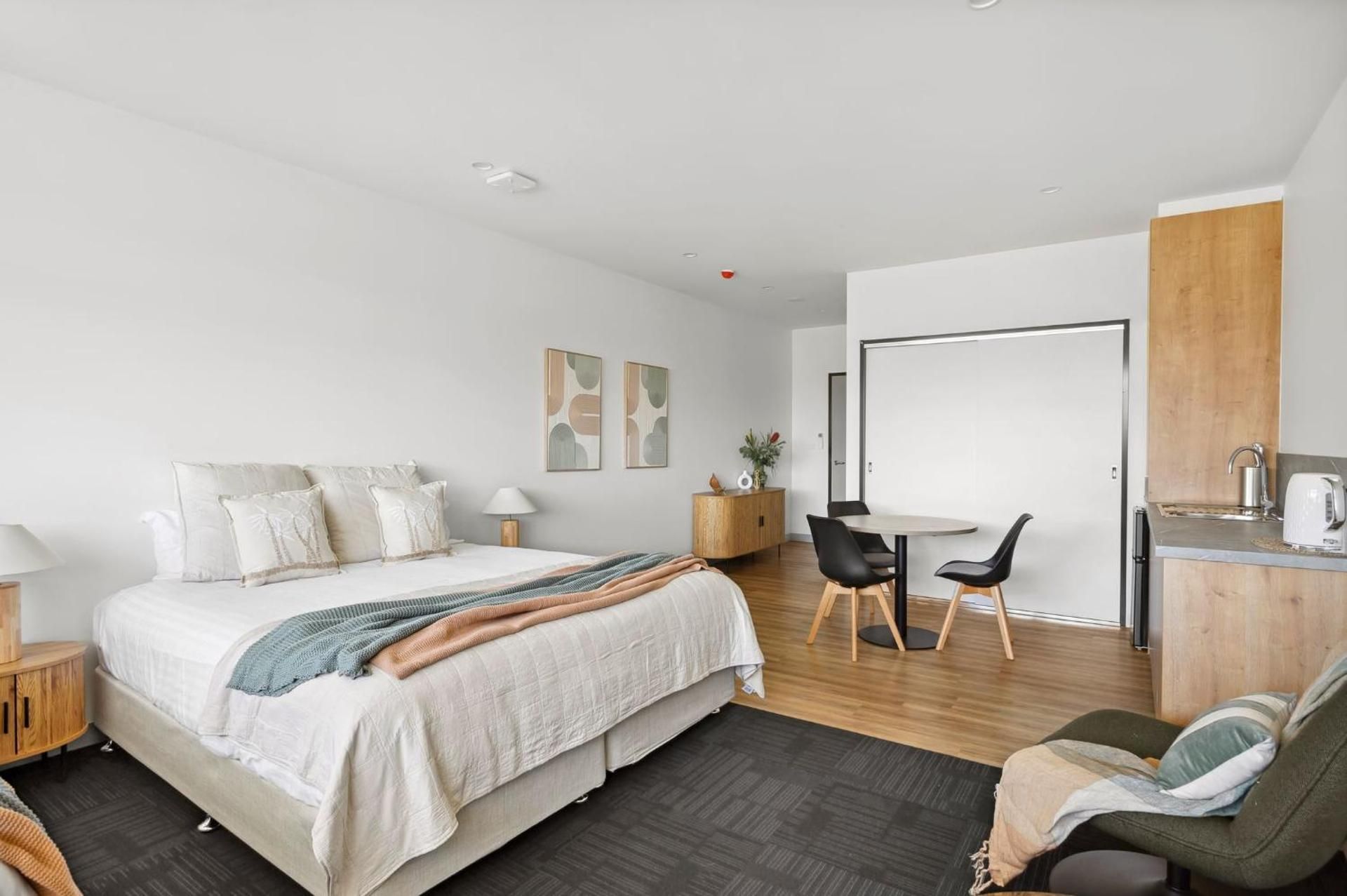 Triple Room with City View