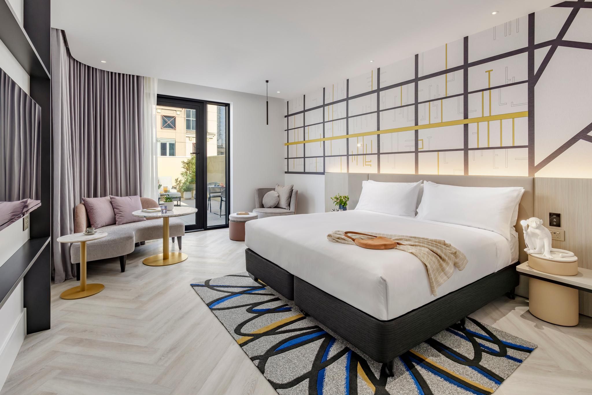 1 King Suite City View Balcony