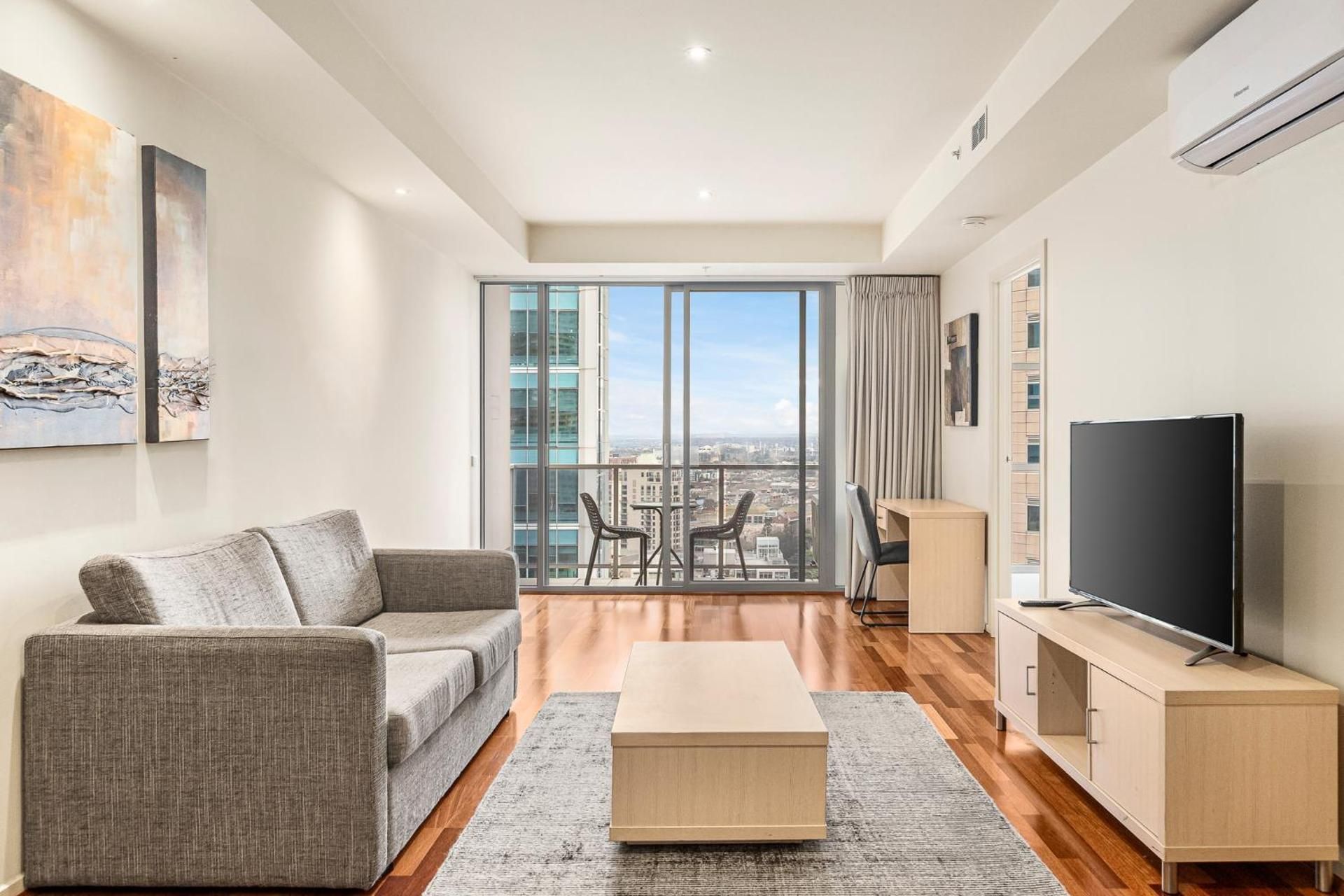 Nolo Apartments Lonsdale St One-Bedroom Apartment 3