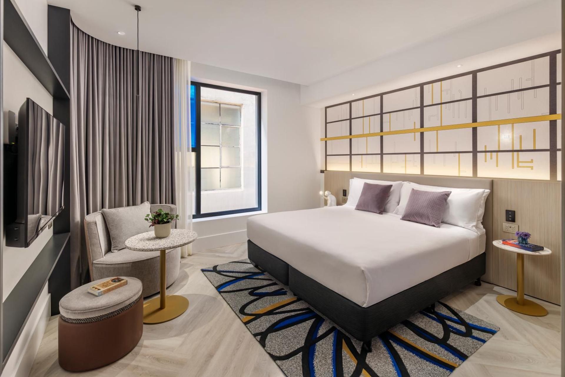 Hotel Indigo Melbourne Little Collins Standard King Room