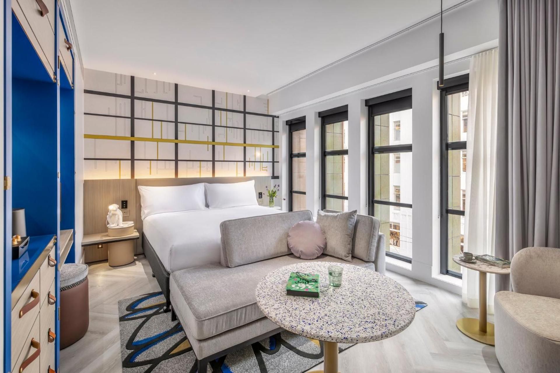 Premium King Room with City View