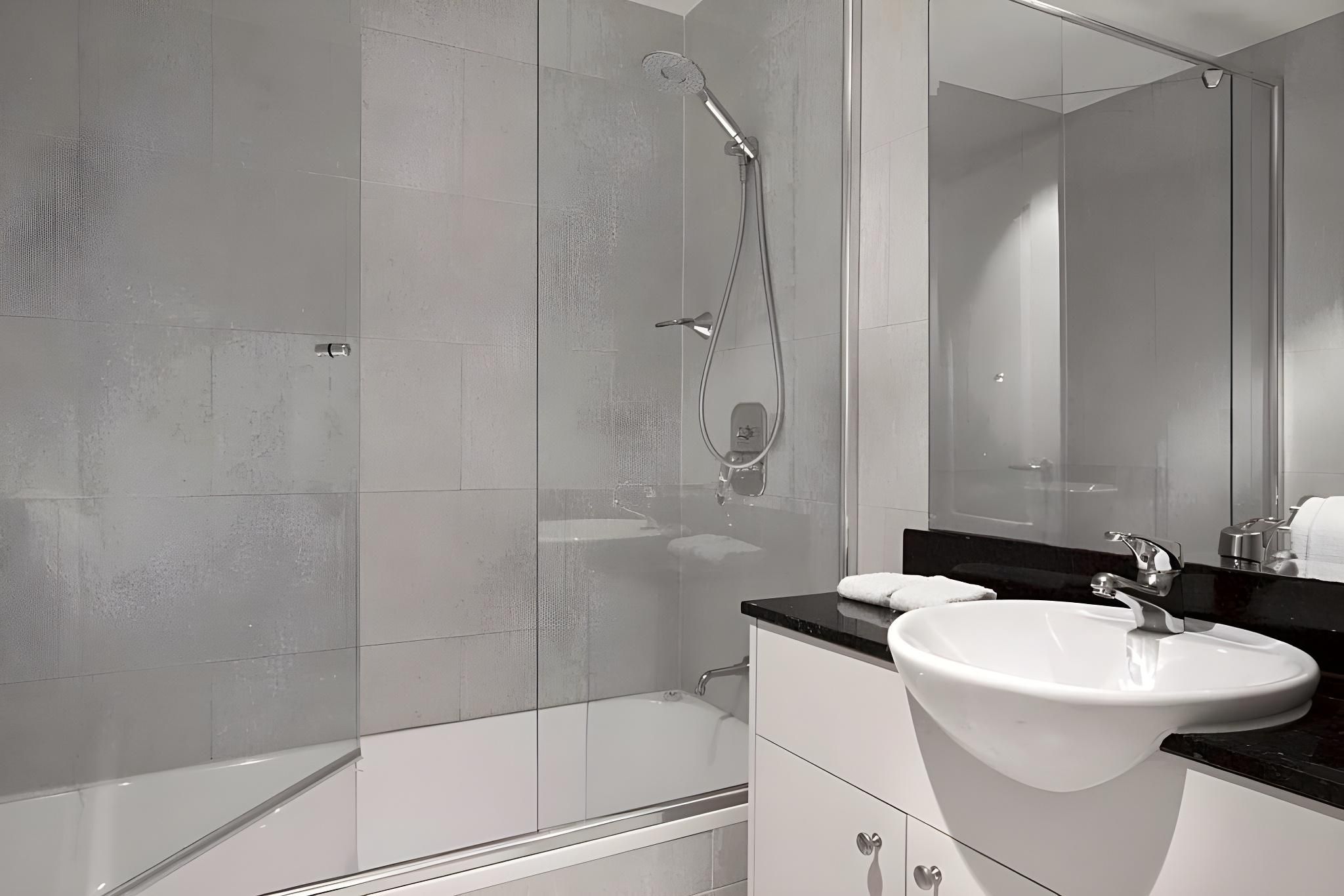 Three Bedroom Three Bathroom Split Level City View Penthouse