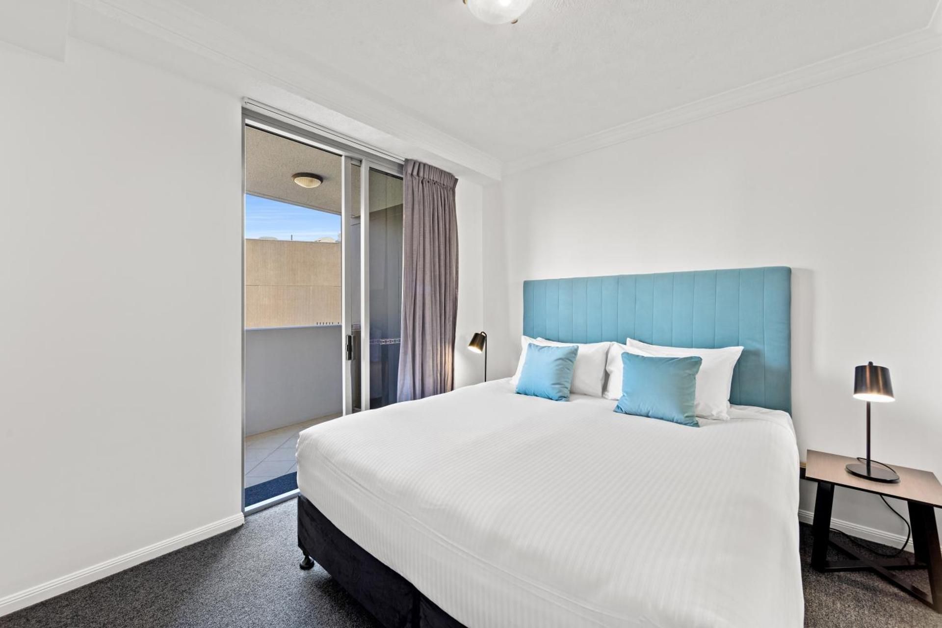Four Bedroom Four Bathroom Split Level City View Penthouse