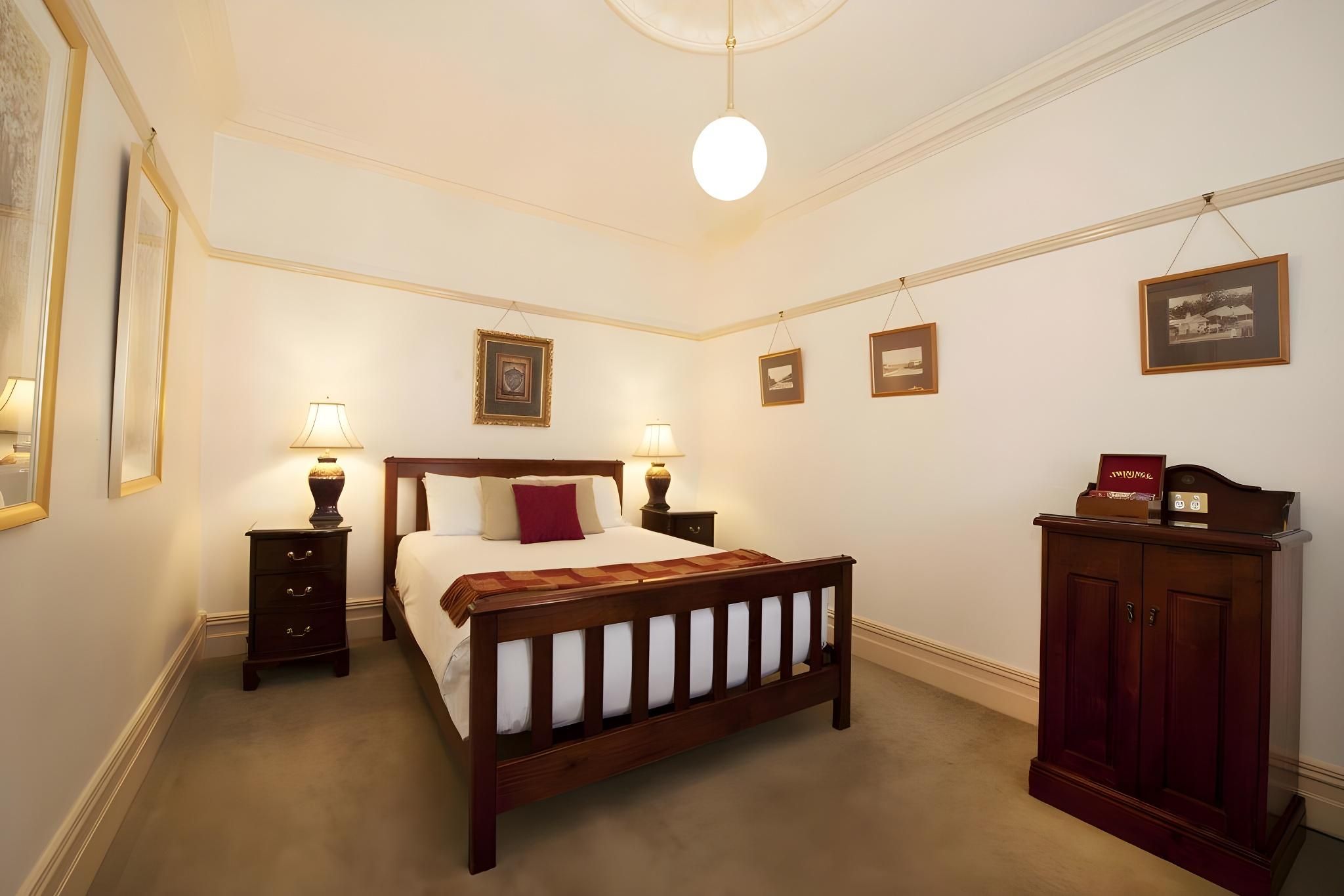 Queen Room