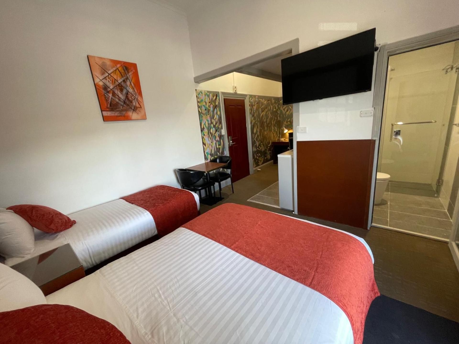 Oakleigh House Double Room with Sea View 2