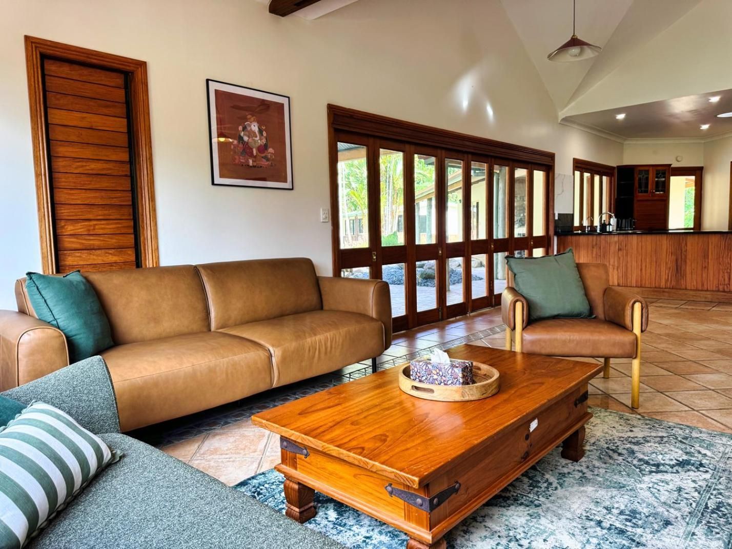 shared lounge/tv area