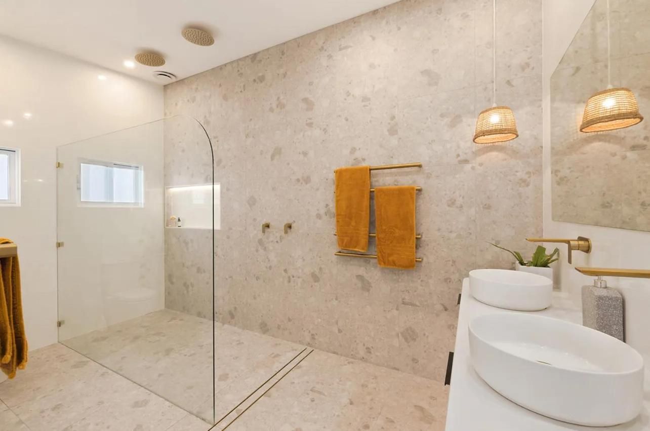 Affordable Luxury Stay Near Manly Beach Two-Bedroom Deluxe Apartment 2