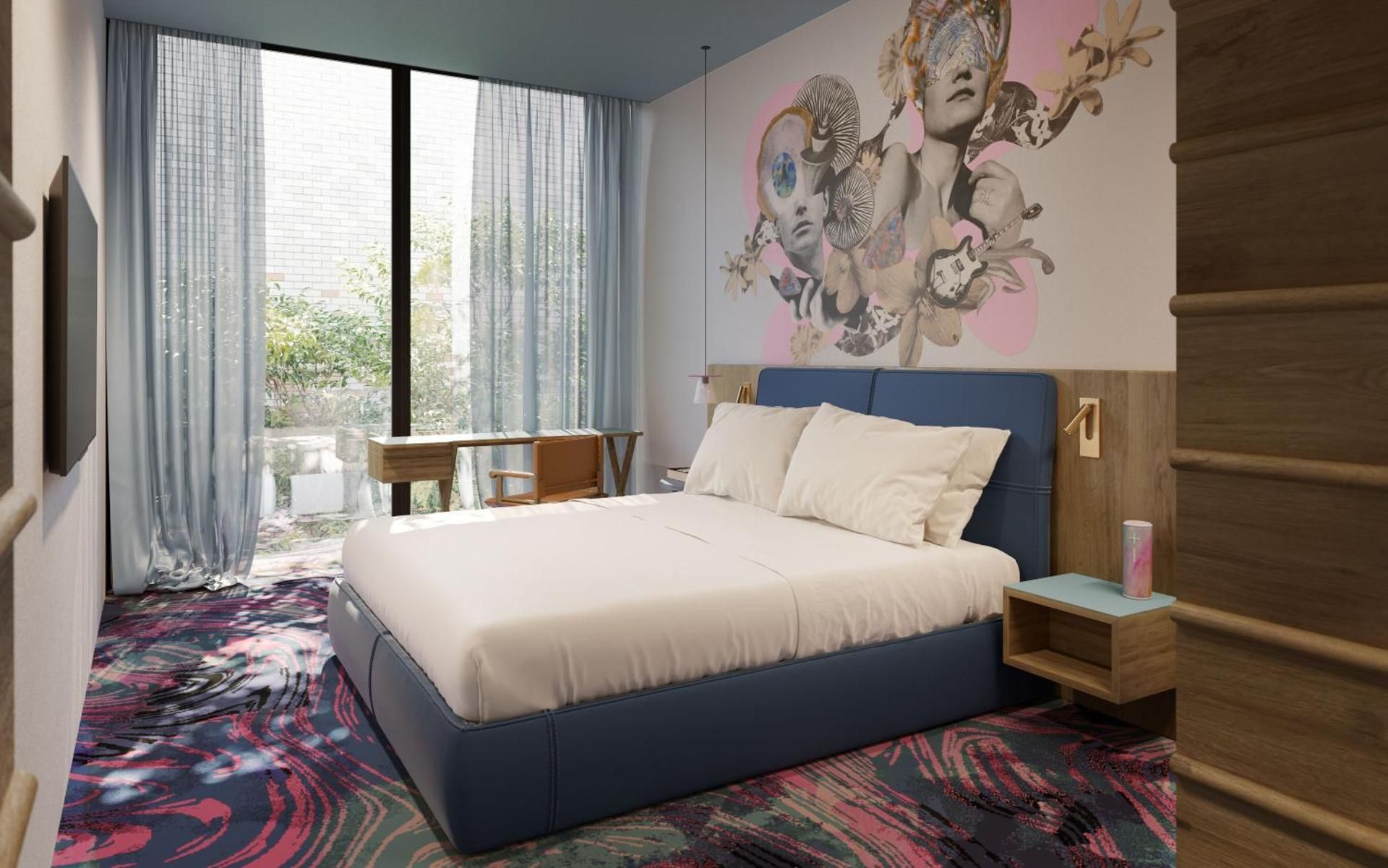 Medium Courtyard King Room