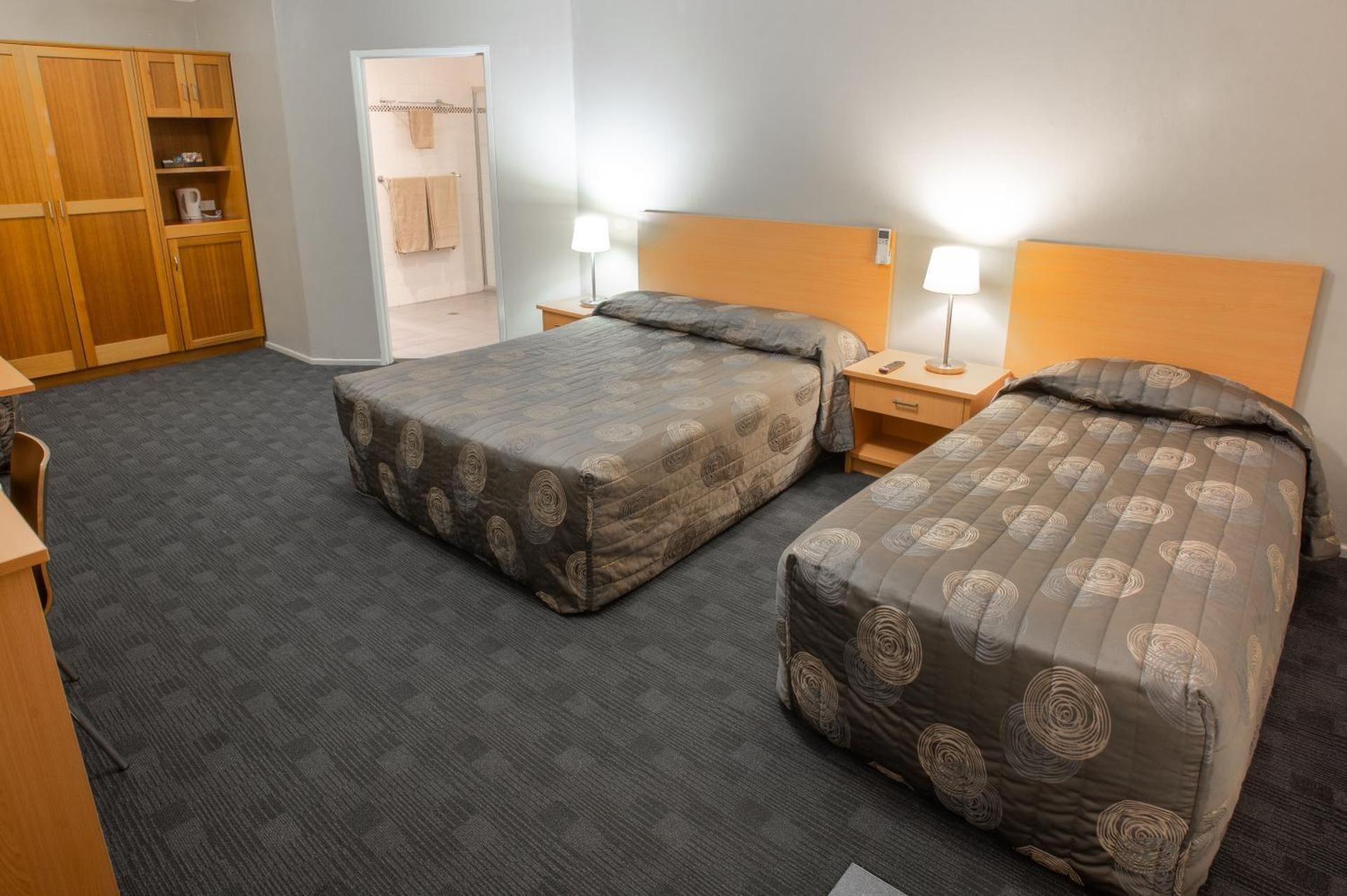 Crown Hotel Motel Triple Room