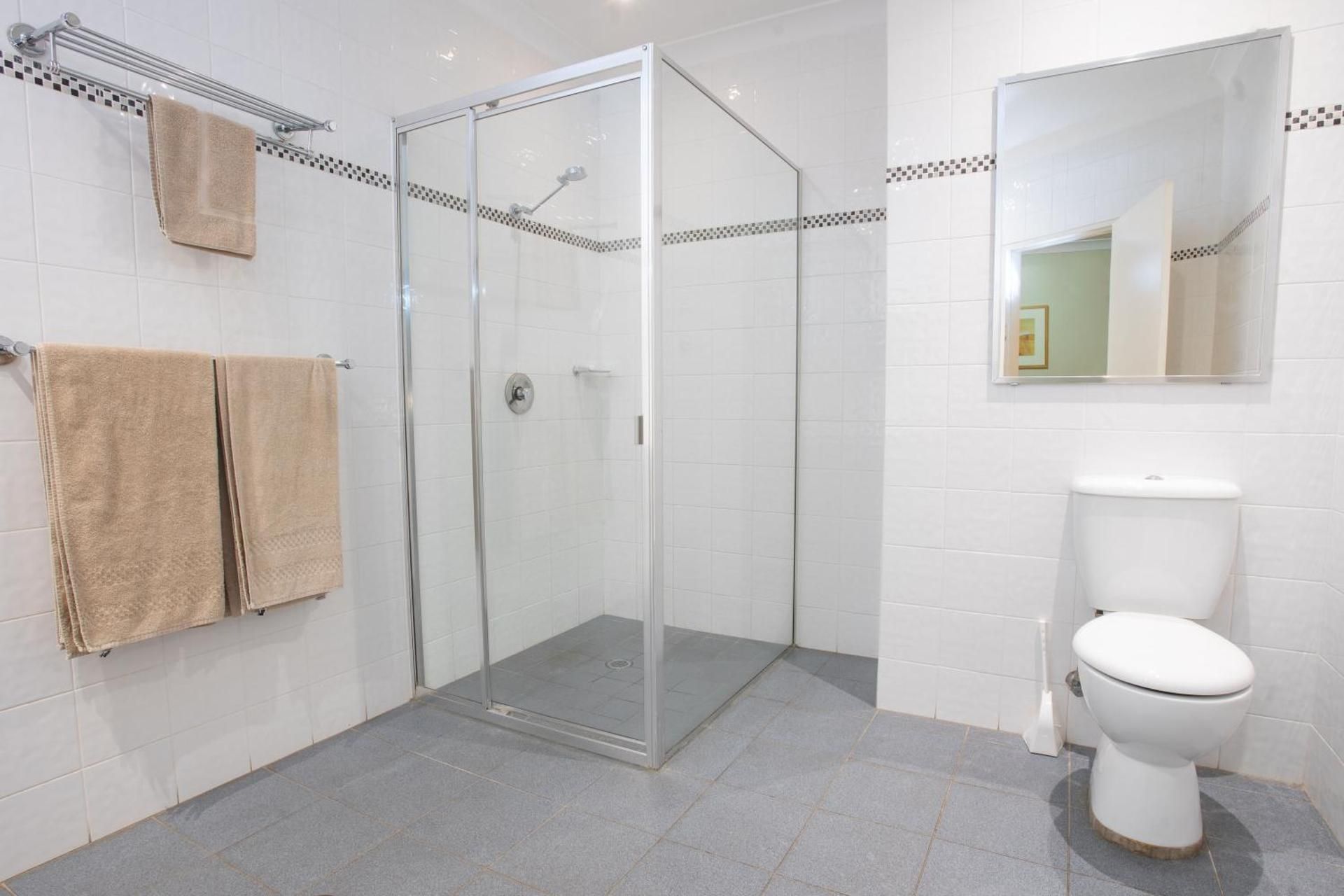 Crown Hotel Motel Double or Twin Room 3