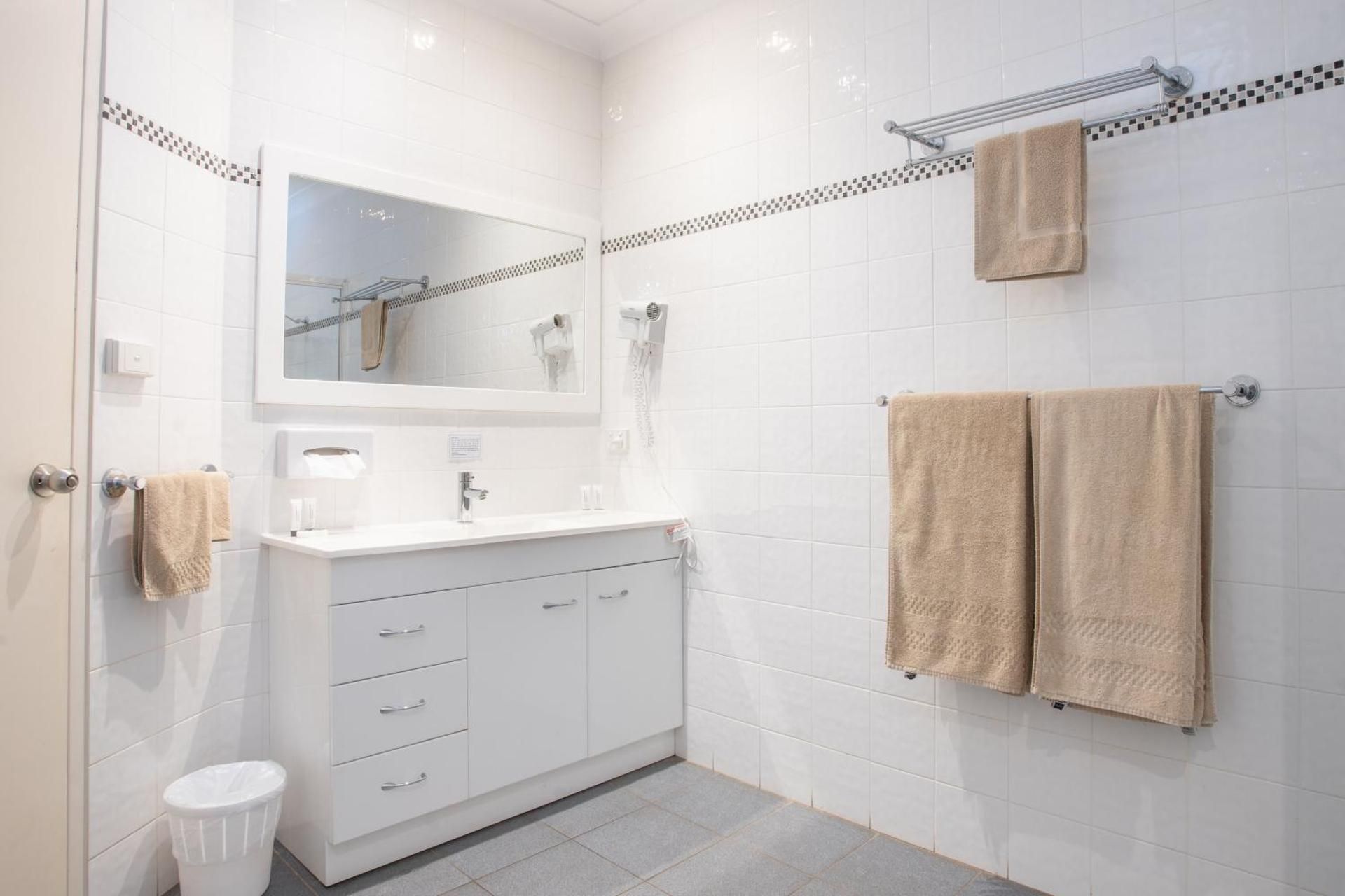 Crown Hotel Motel Double or Twin Room 2