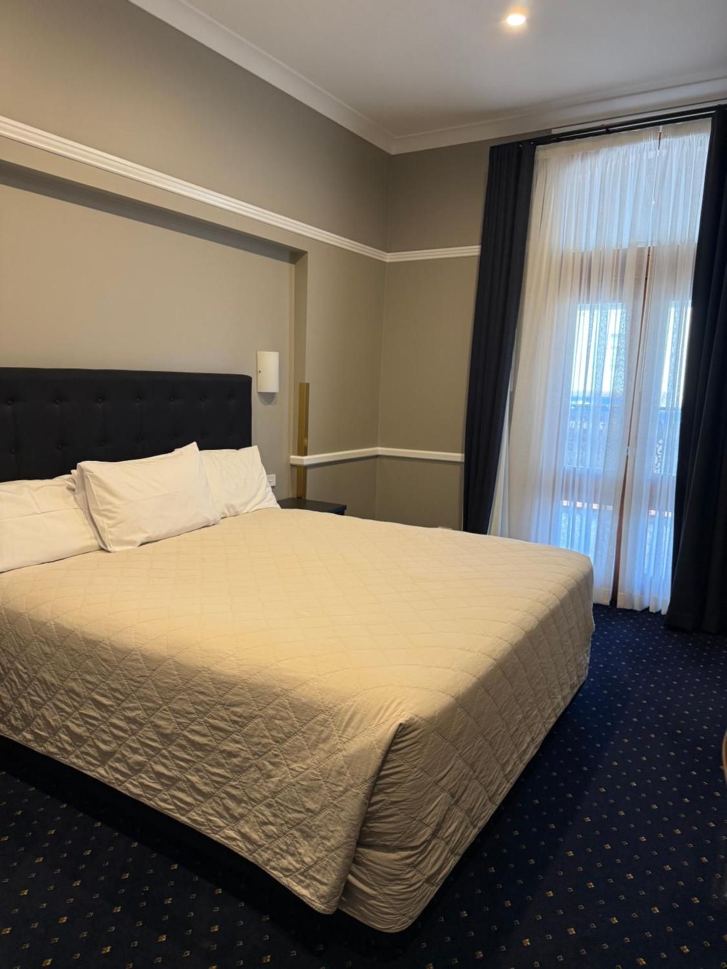 Deluxe Queen Room