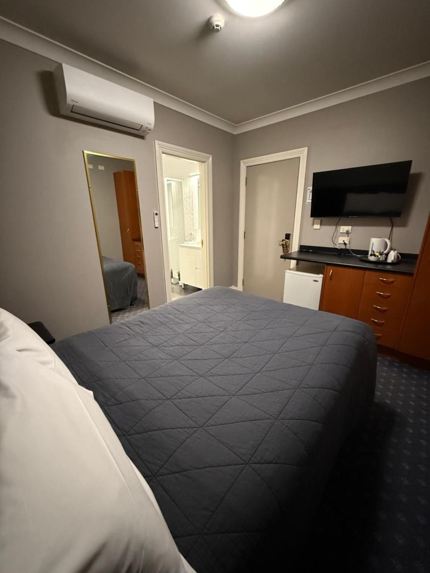 Queen Room