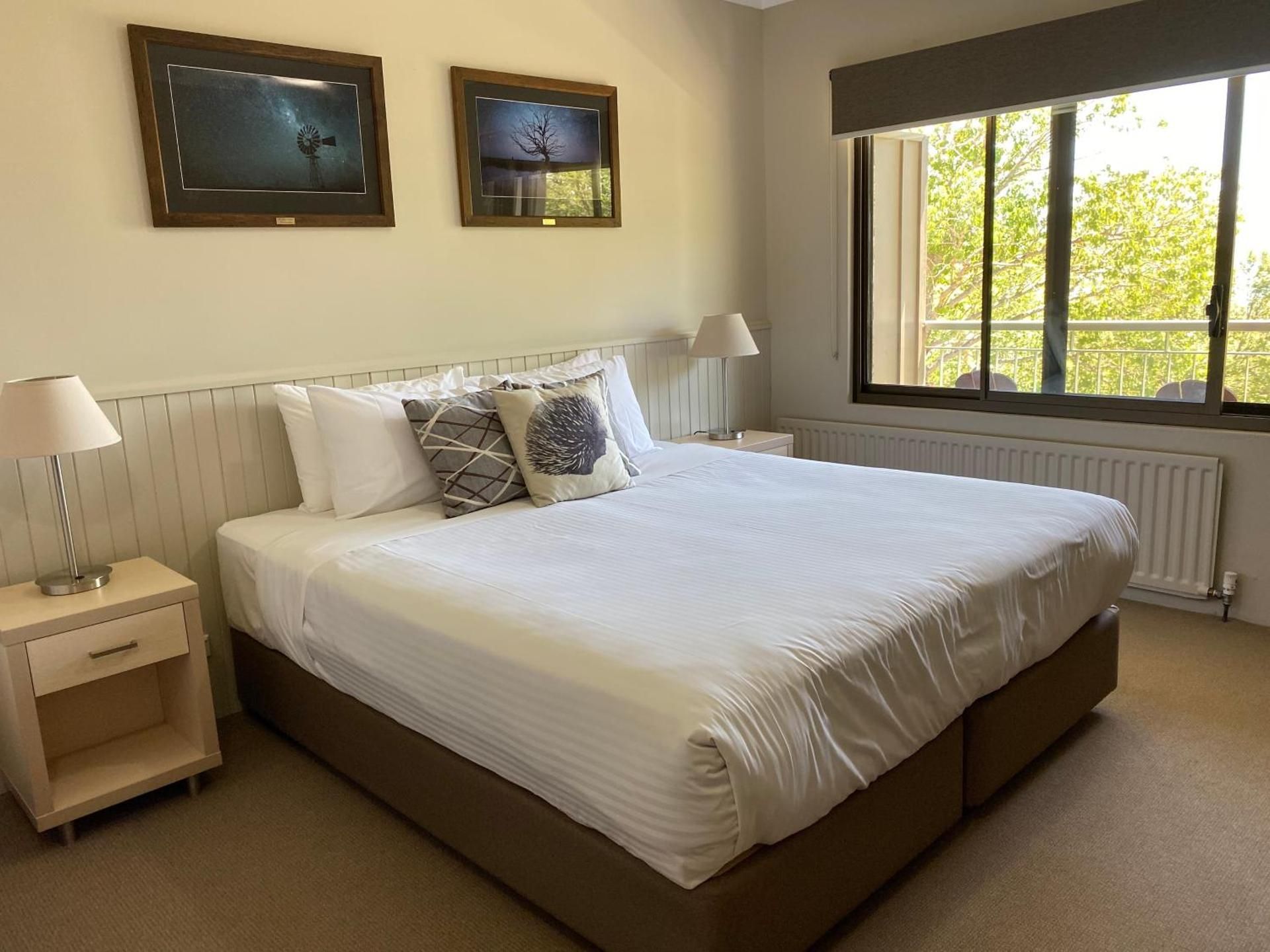 Superior King Room with Lake View - Top Floor
