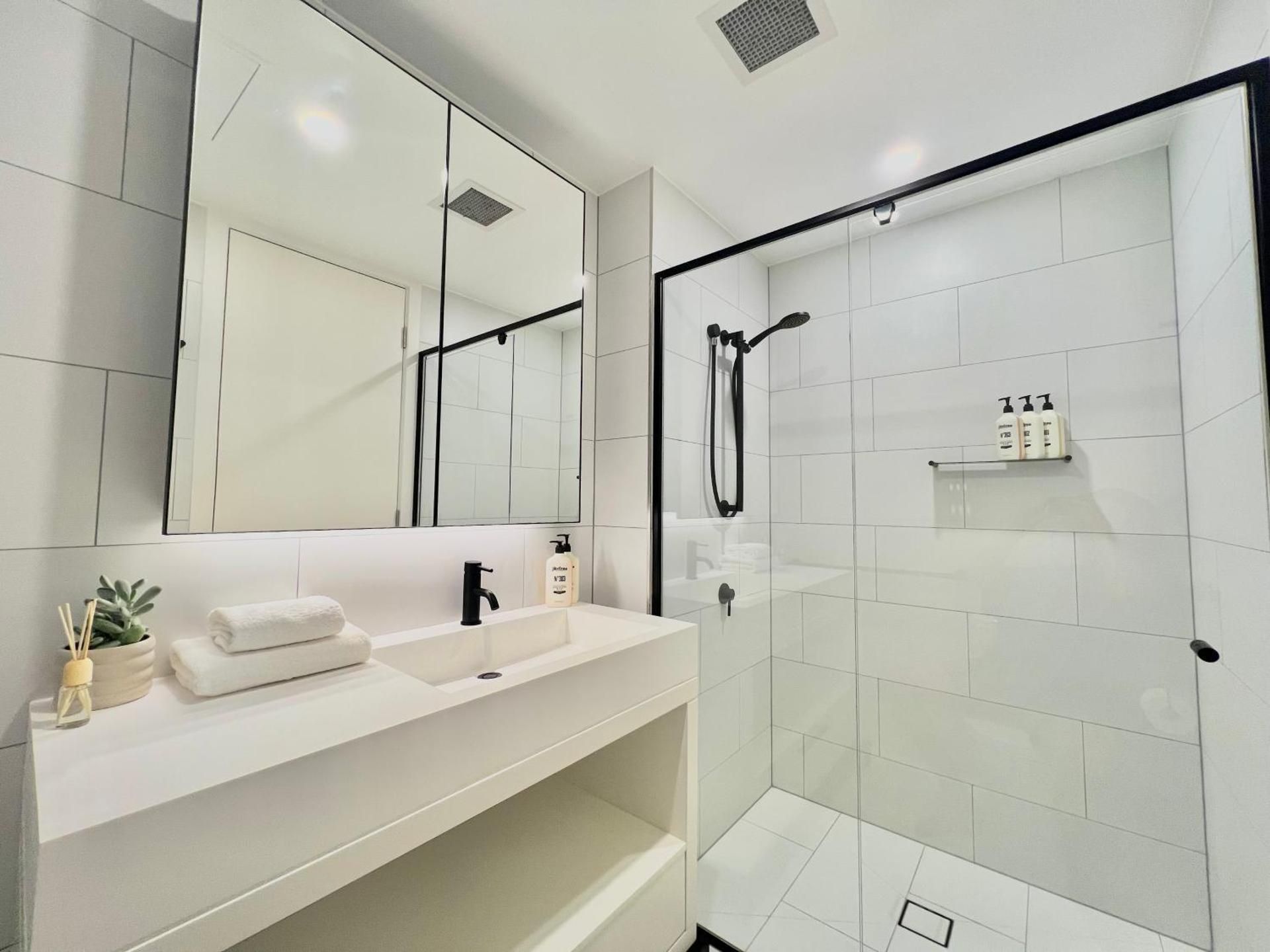Harbor View Deluxe, Two Bathroom with Car space