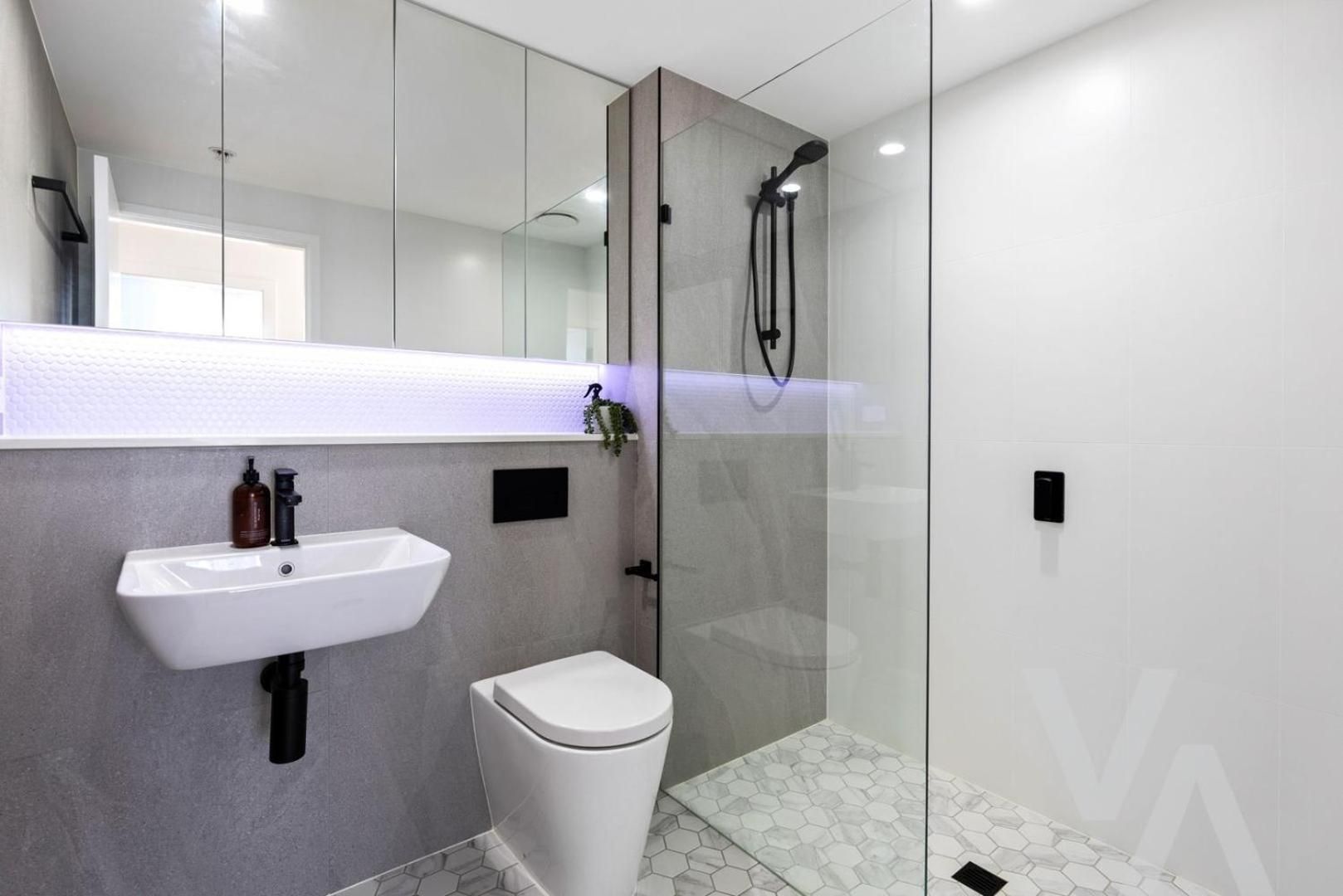 Harbor View Superior, Two Bathroom with Car space