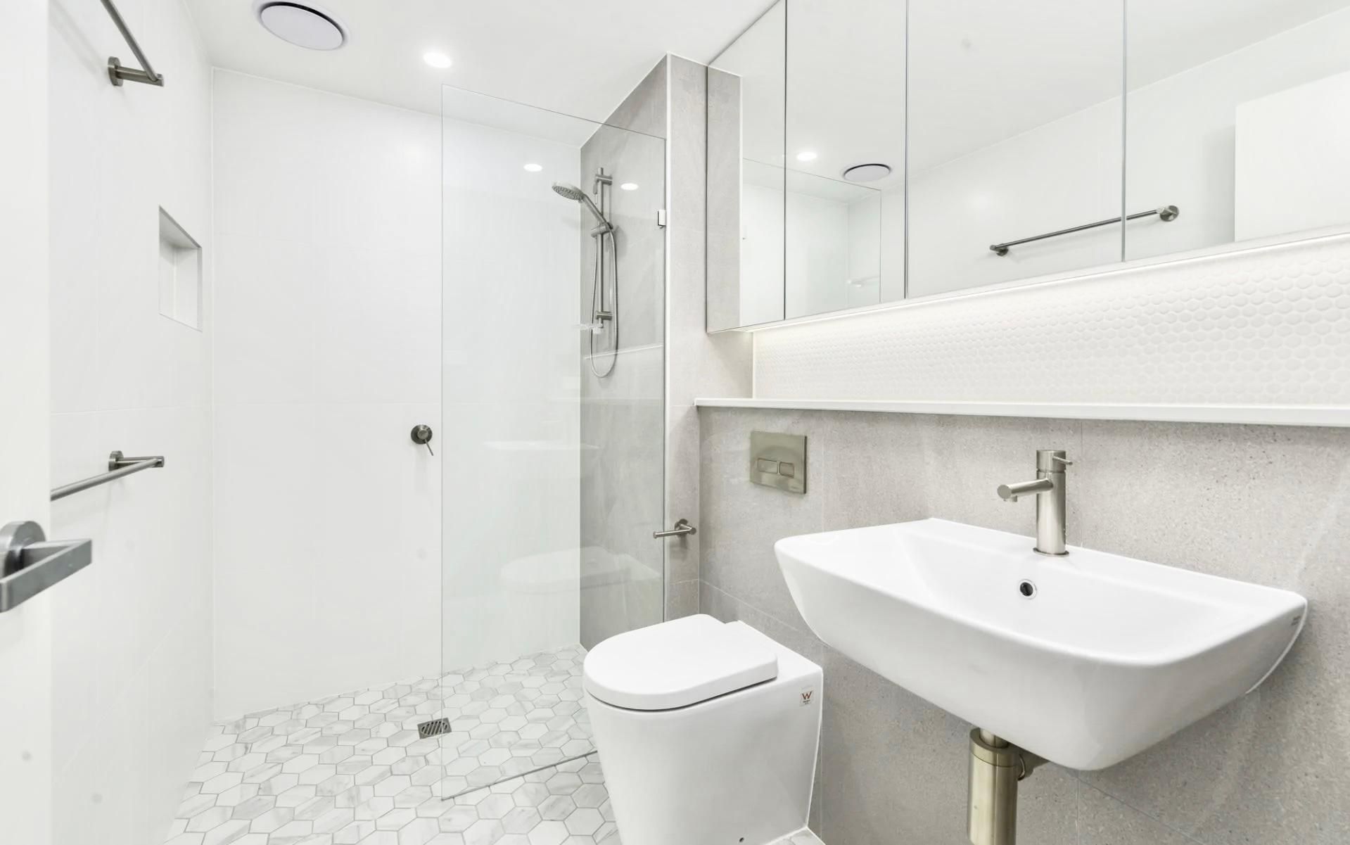 Harbour View, Two Bathroom with Car space 