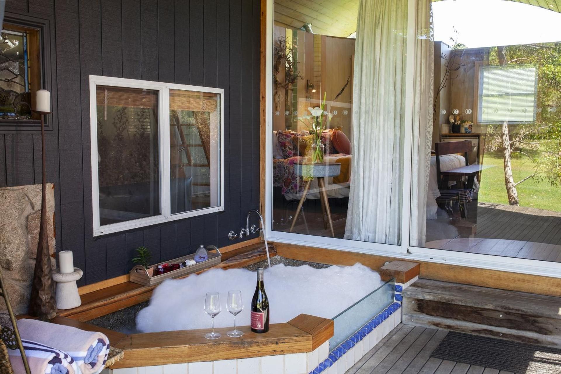 Honeymoon Chalet with Spa Bath