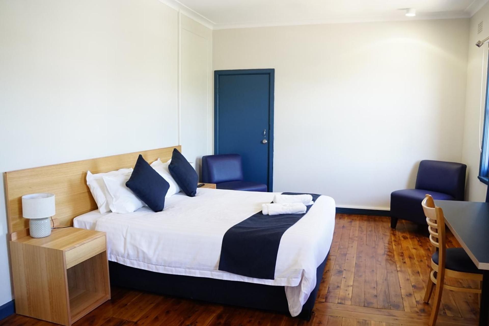 Queen Room with Private Bathroom