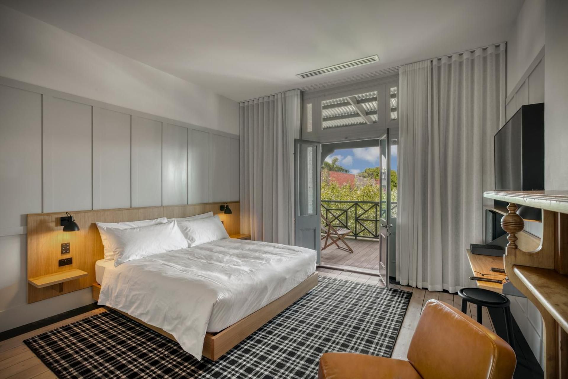 Deluxe Family Suite