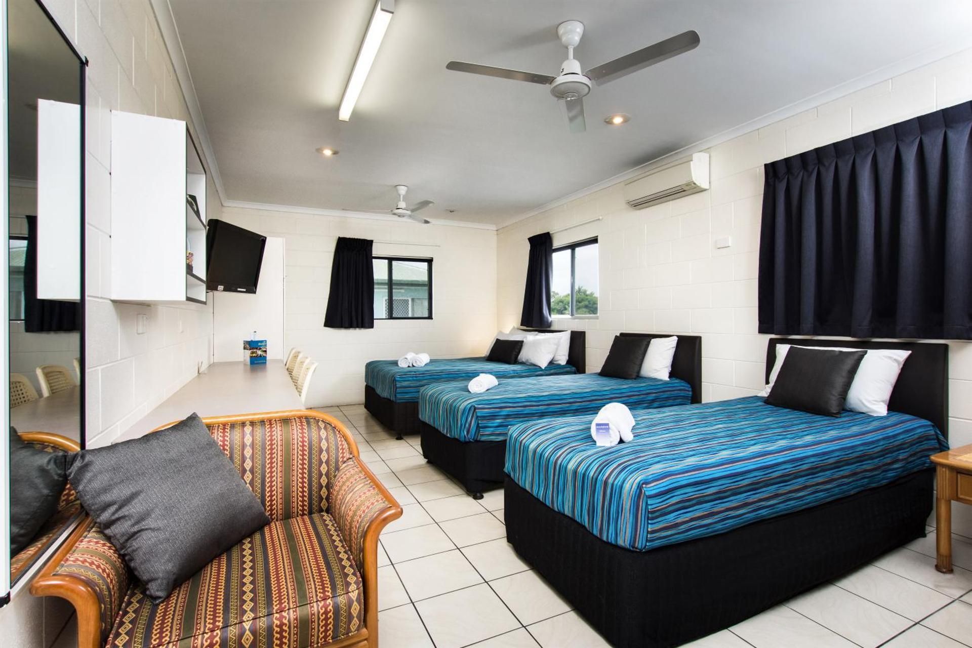 Barrier Reef Motel Standard Twin Room 2