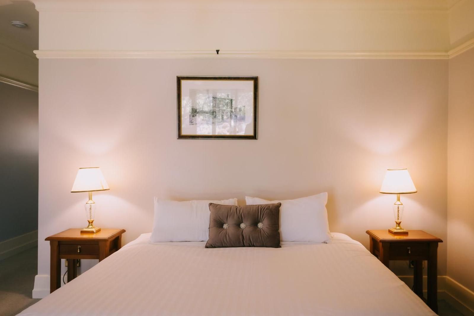 Deluxe King Suite
