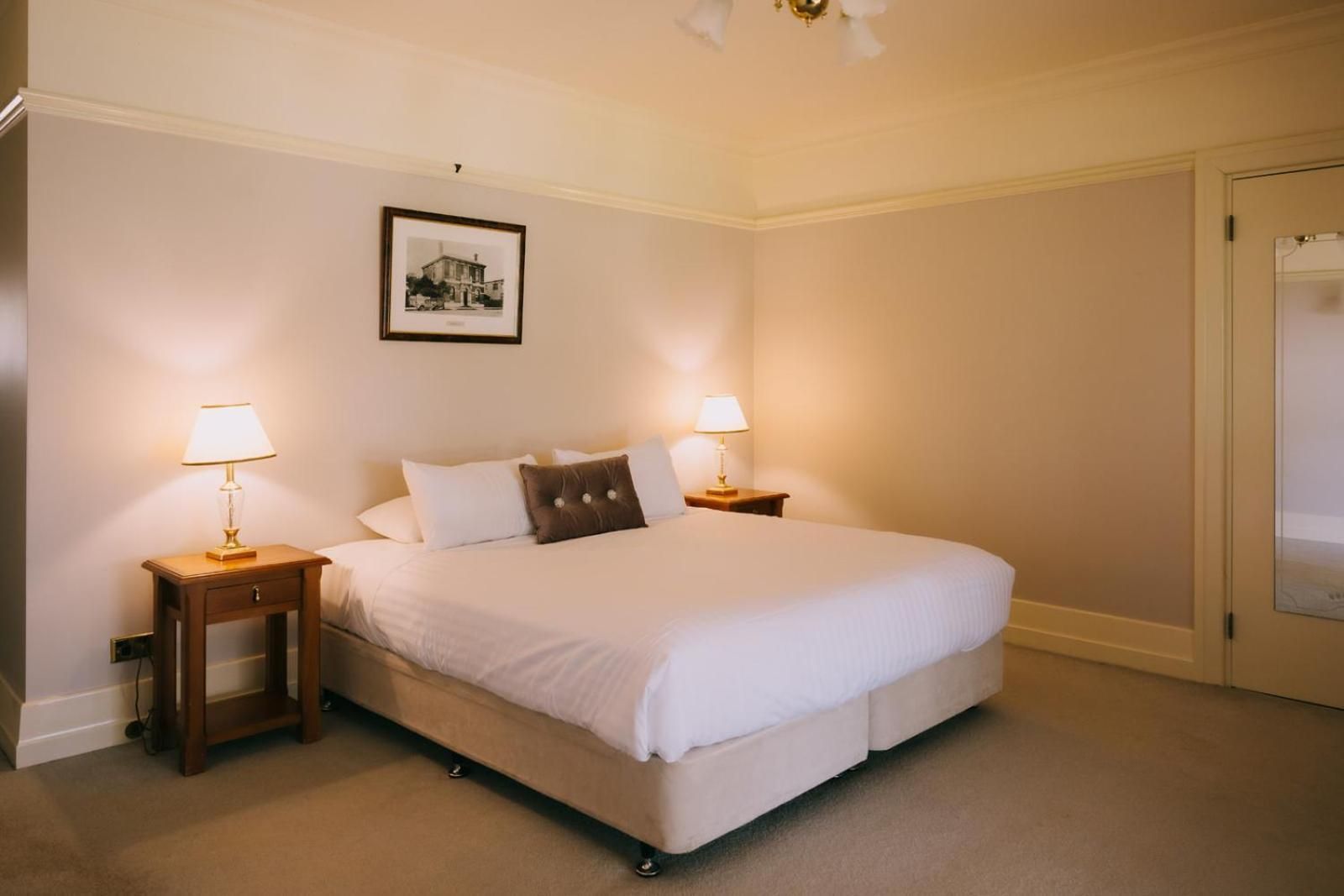 Deluxe King Suite