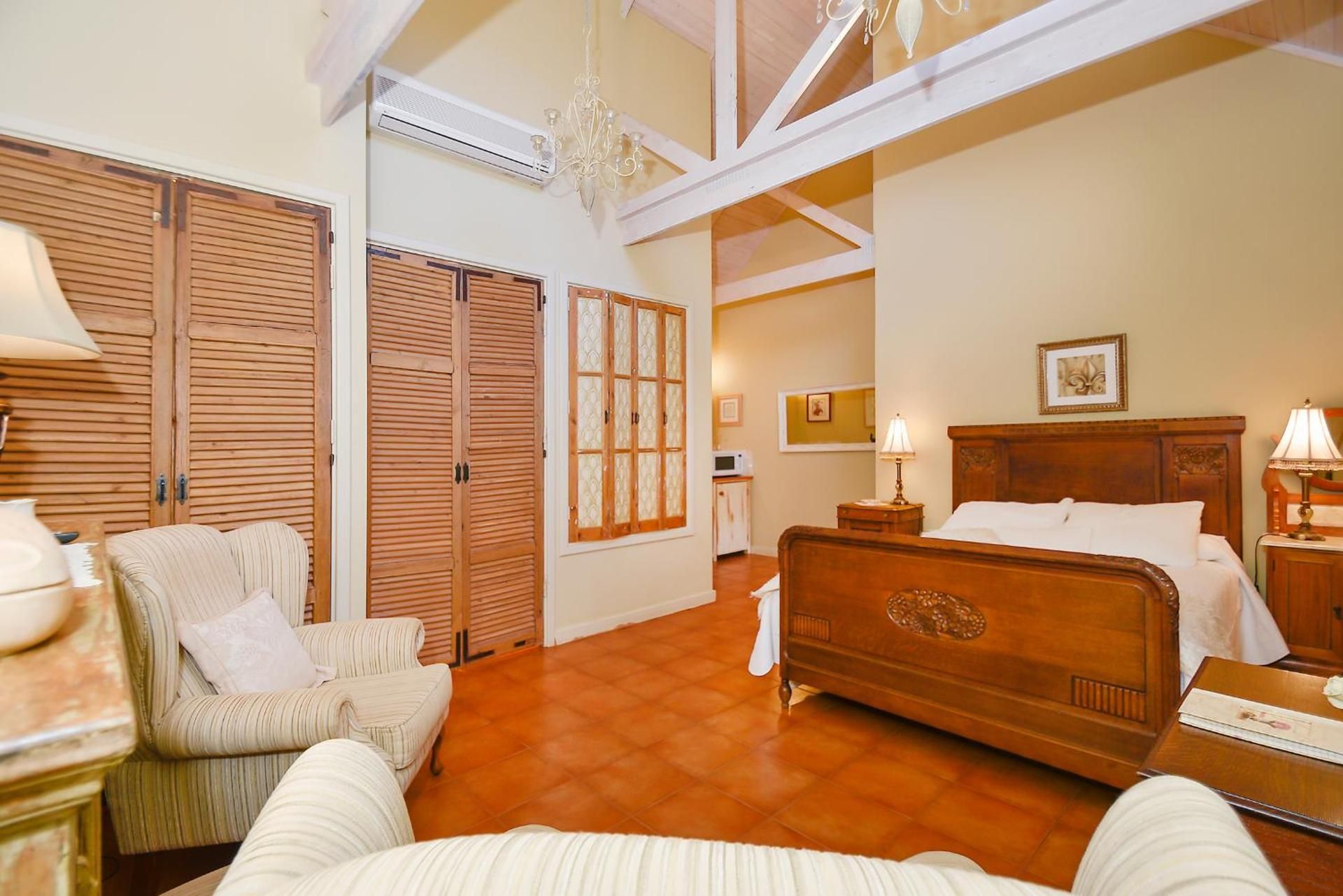 Delaportes Suite with Spa Bath