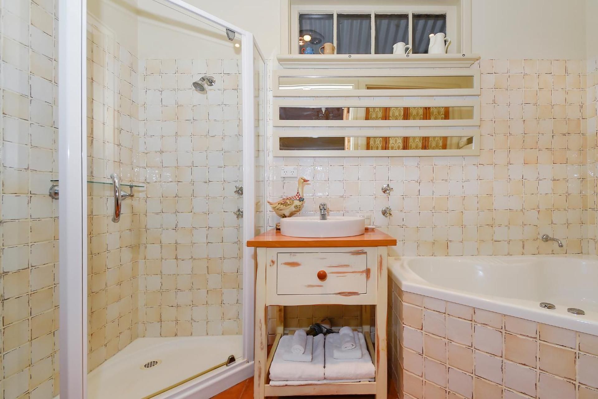 Delaportes Suite with Spa Bath