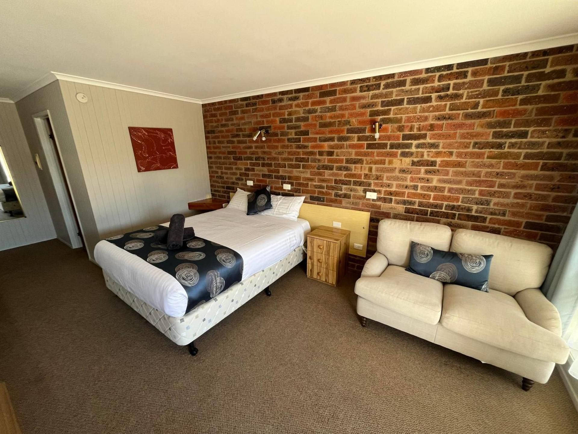 Standard Queen Room