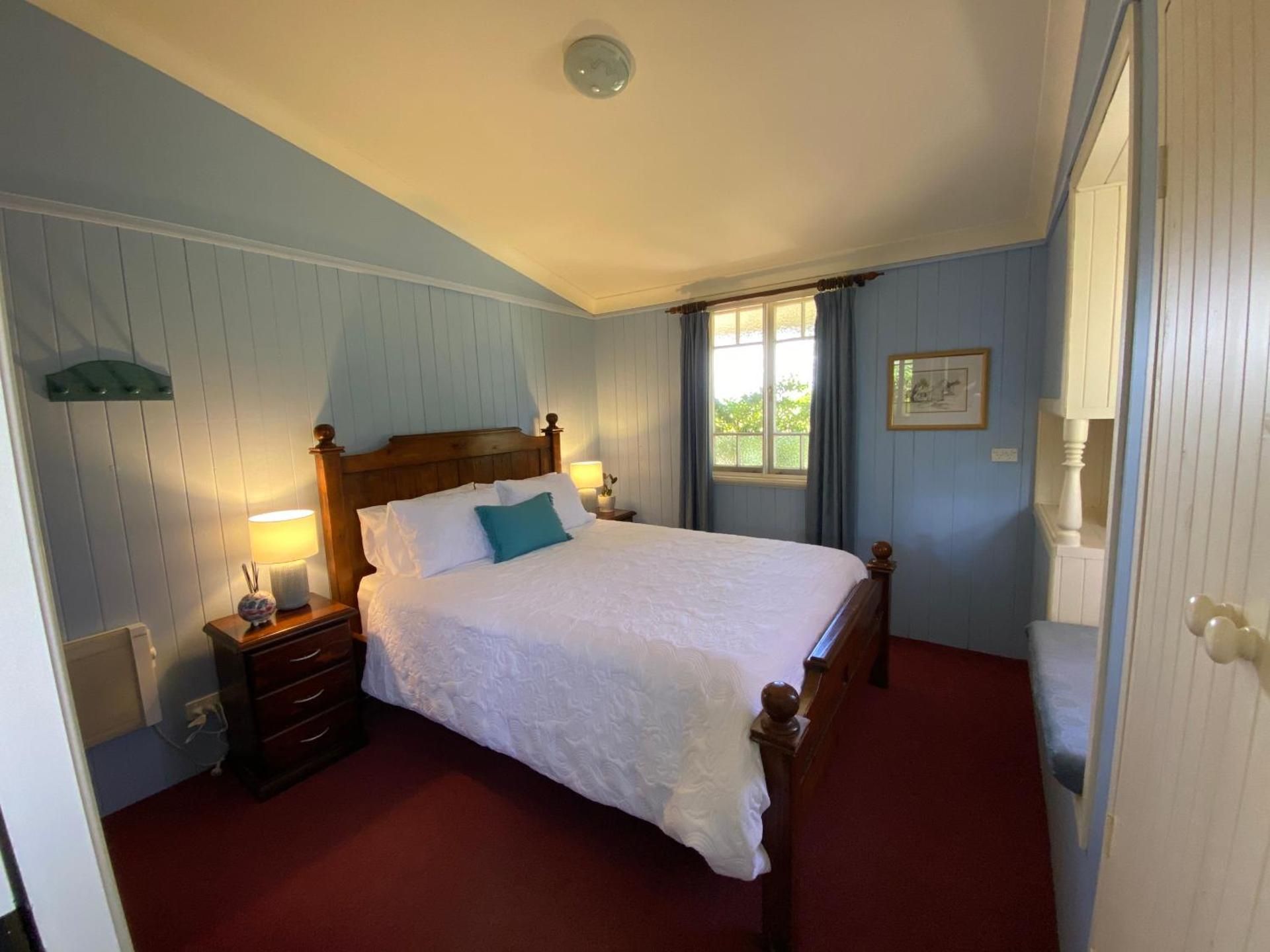 Queen Room with Garden View