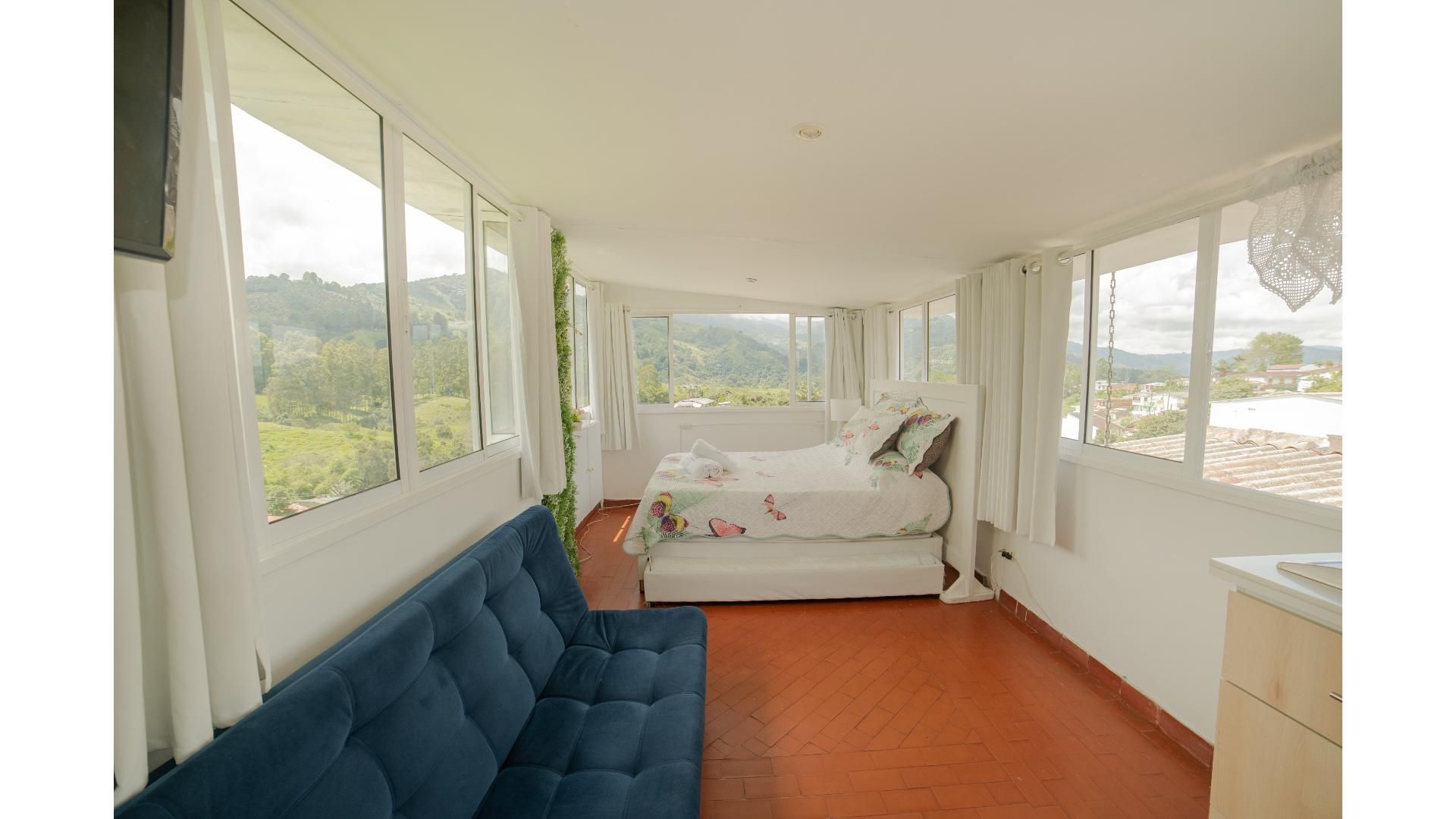 1-Bedroom Apartment with Kitchen