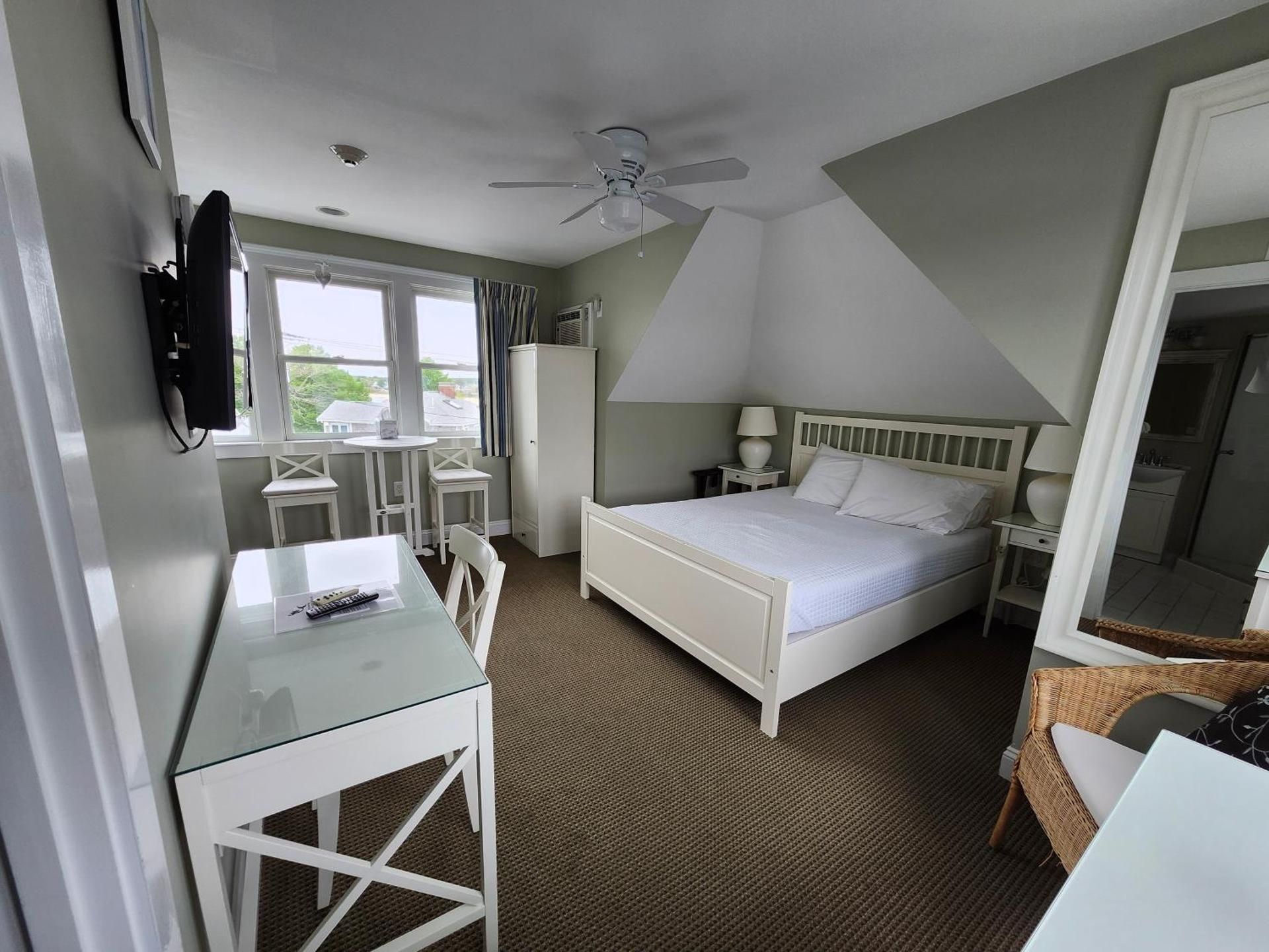 Queen Room with Sea View