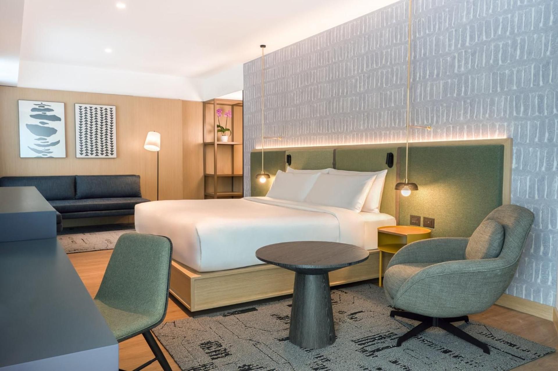One-Bedroom Corner King Suite