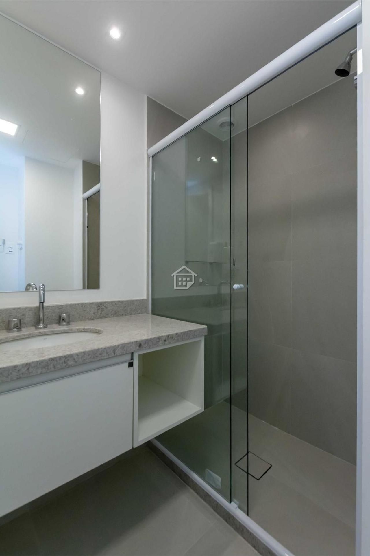 Apartment With Shared Bathroom
