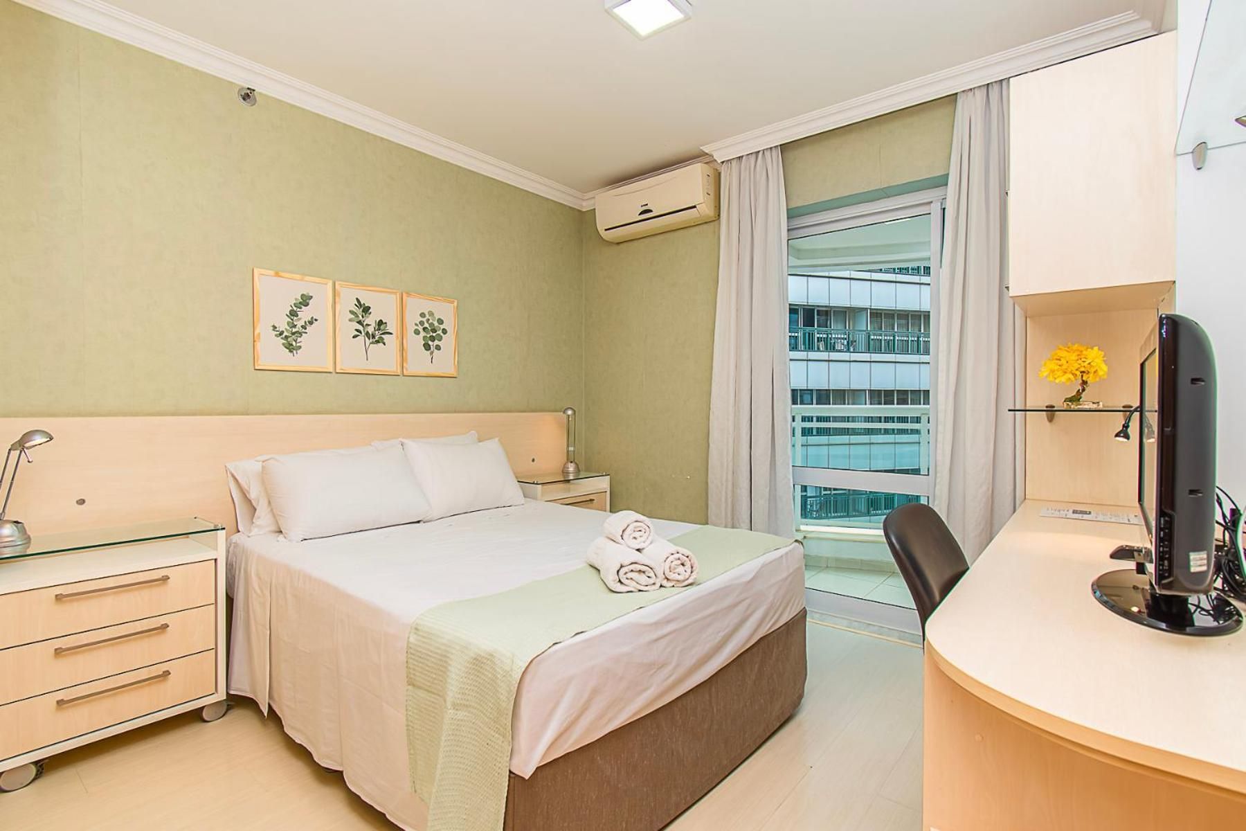 Studio Apartment with Balcony