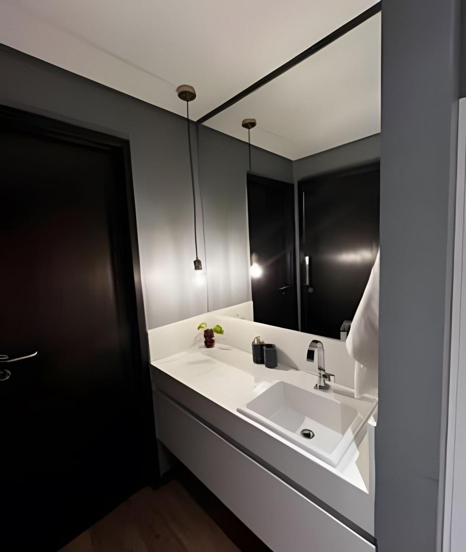 One-Bedroom Apartment with City View
