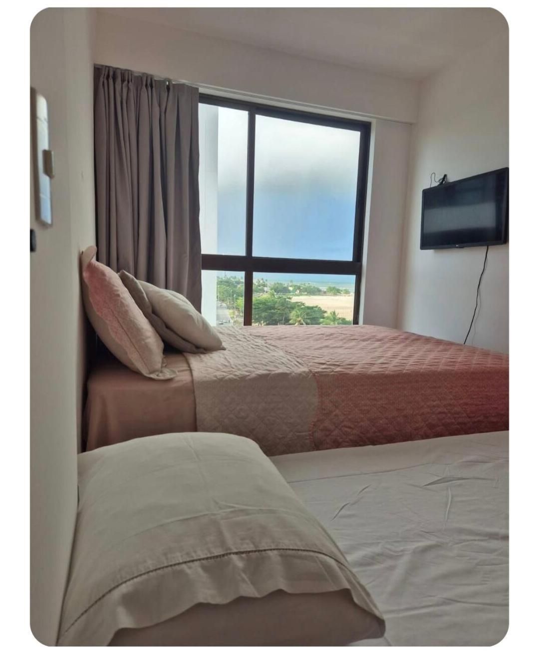 One-Bedroom Apartment with View