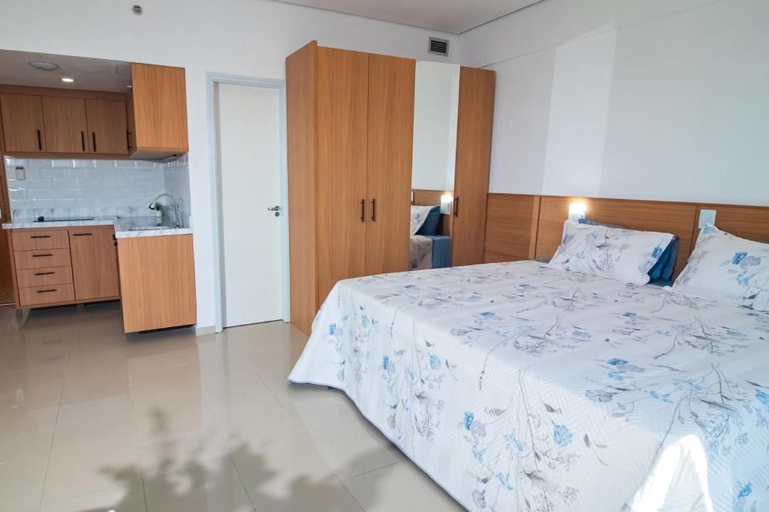 Apartment with Lake View