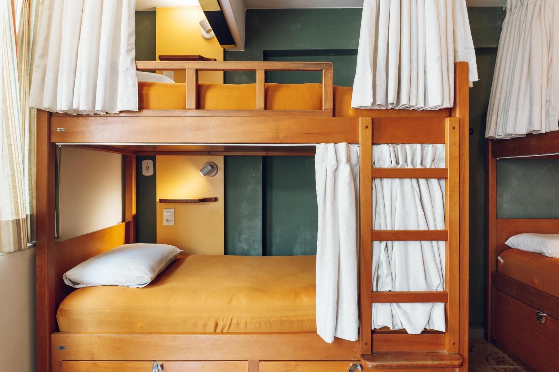 Single Bed in Mixed Dormitory Room