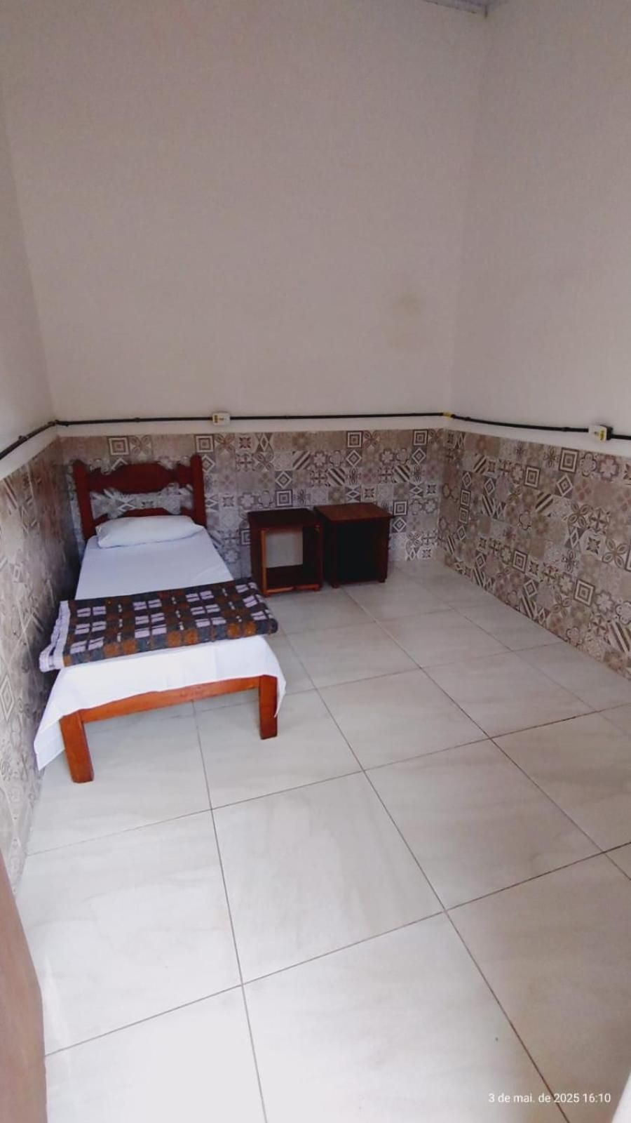 Single Room with Shared Bathroom