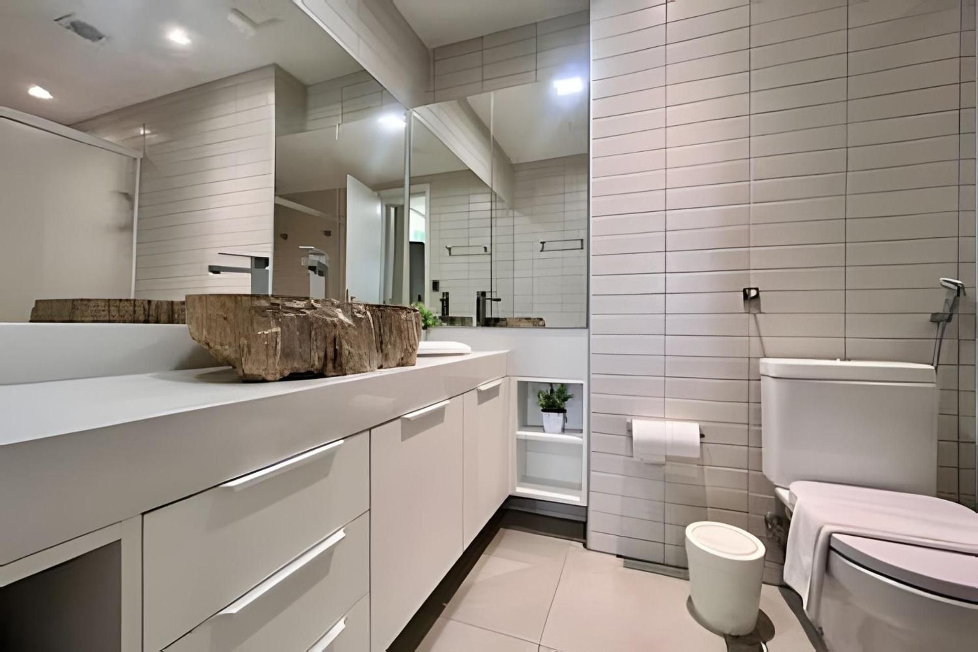 Two-Bedroom Apartment with Partial Ocean View