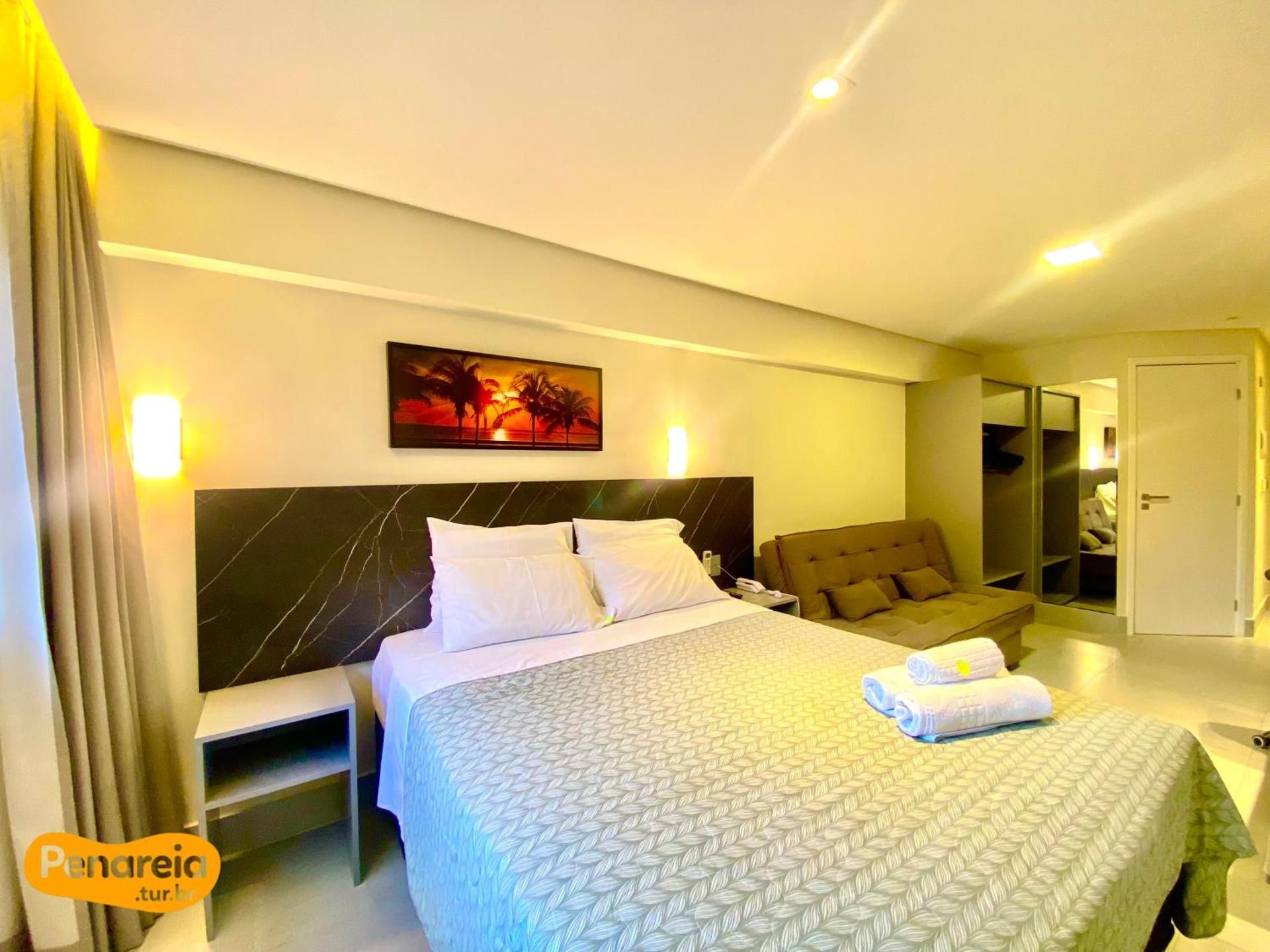 Deluxe One-Bedroom Apartment